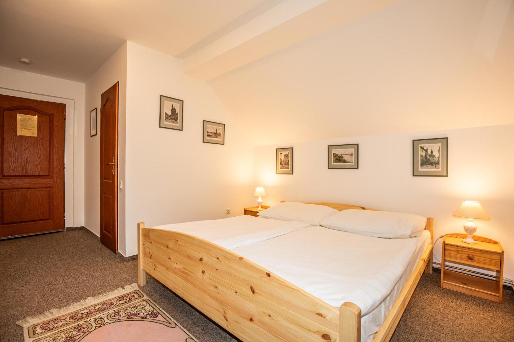 Resort U Jelena Krivoklat Phòng bức ảnh