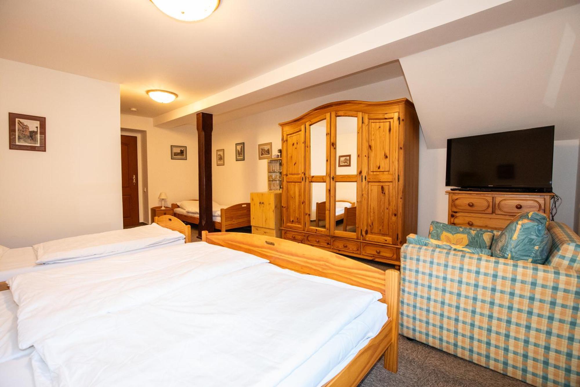 Resort U Jelena Krivoklat Ngoại thất bức ảnh
