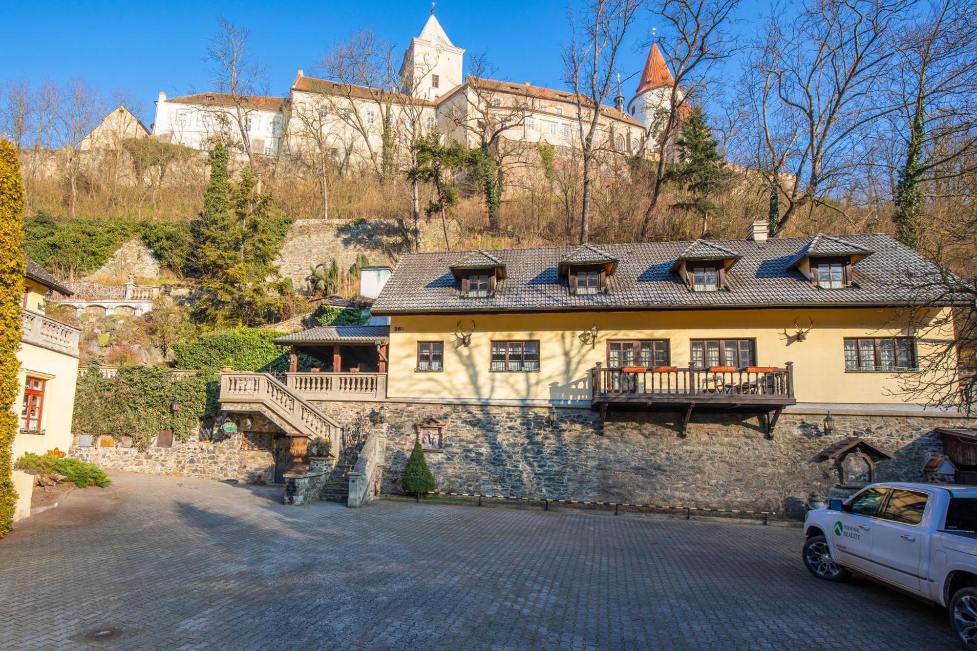 Resort U Jelena Krivoklat Ngoại thất bức ảnh