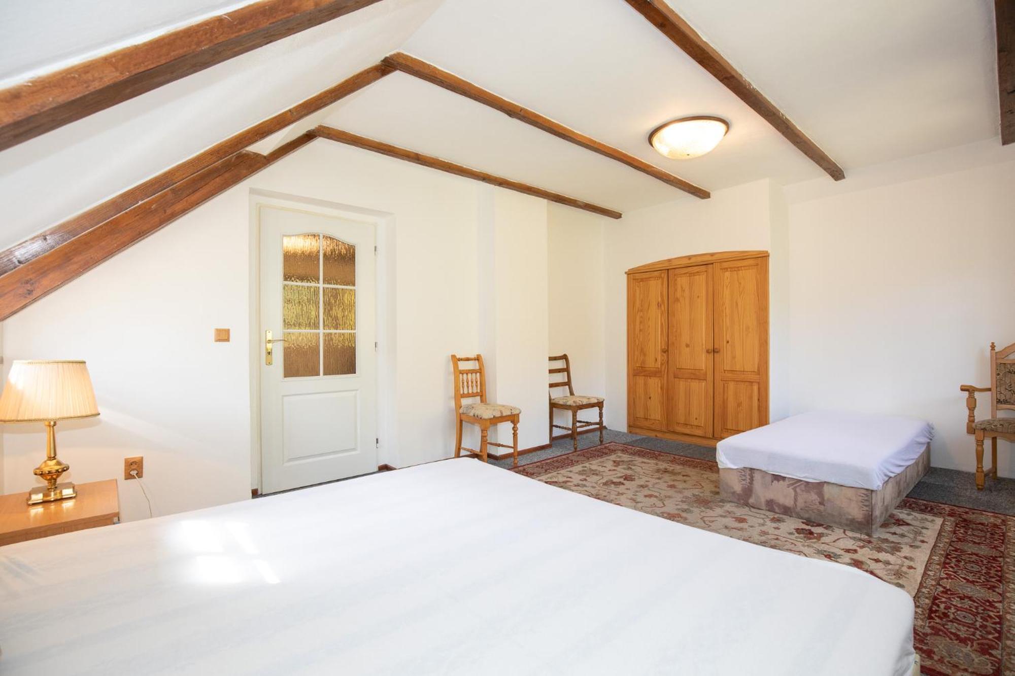 Resort U Jelena Krivoklat Ngoại thất bức ảnh