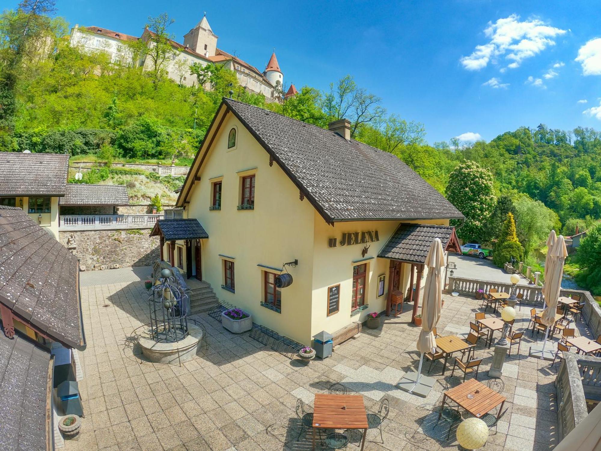 Resort U Jelena Krivoklat Ngoại thất bức ảnh