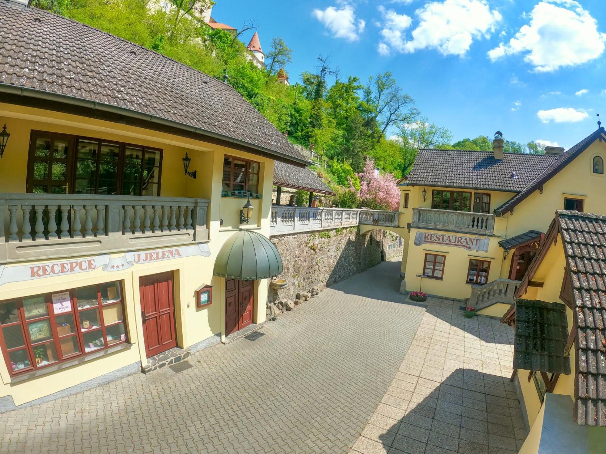 Resort U Jelena Krivoklat Ngoại thất bức ảnh